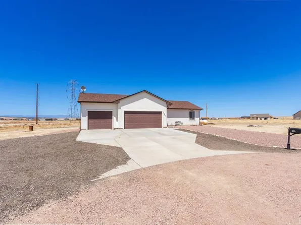 1075 E Buffalo Bill Ln, Pueblo West, CO 81007