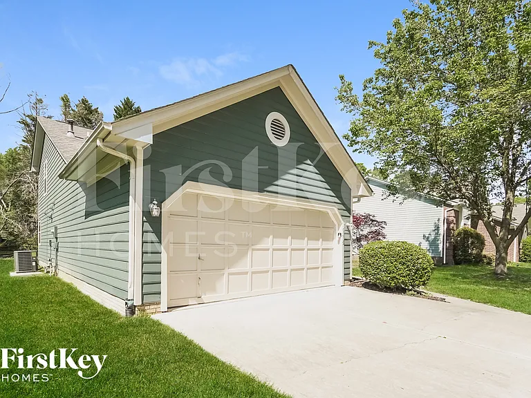 9319 Lake Spring Ave — Photo 2