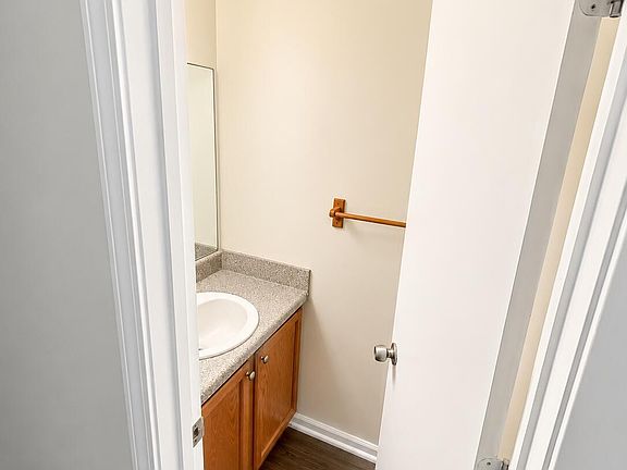 4th image of 5588 Windwood Rd