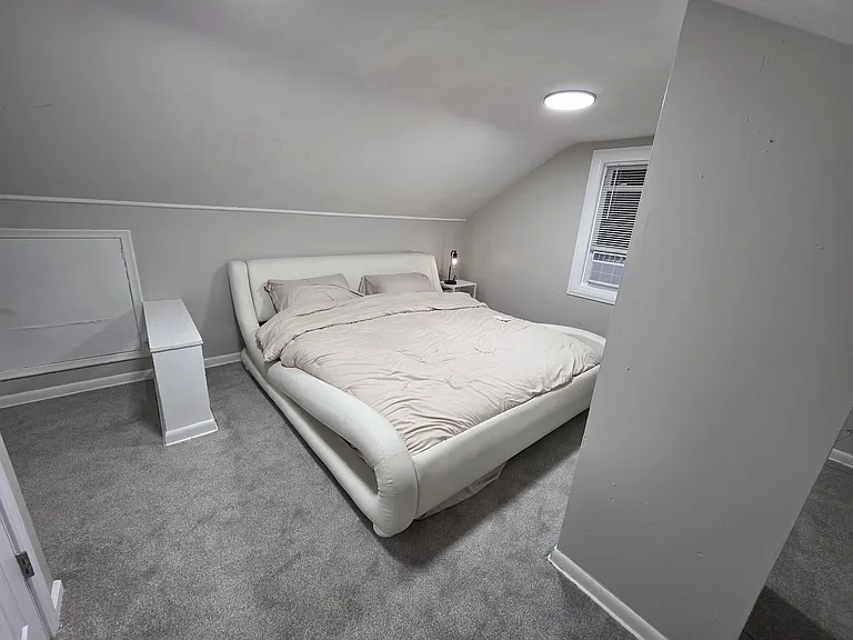 2731 Iowa St — Photo 22