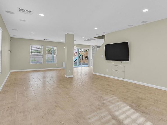 5th image of 10408 Britton Hill Ave