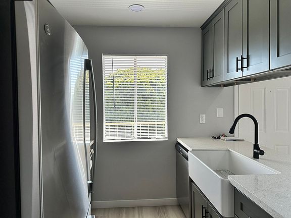 5th image of 3930 E 11th St APT 301