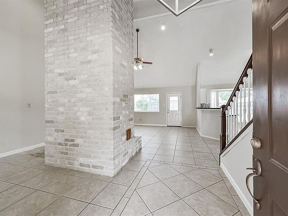 3rd image of 1407 Silver Morning Dr