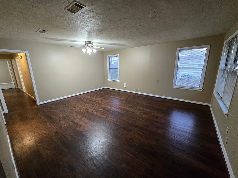 107 Helena St — Photo 6