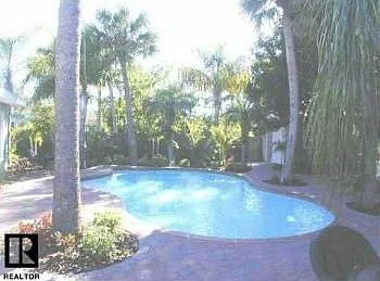 4th image of 810 Lantana Ave