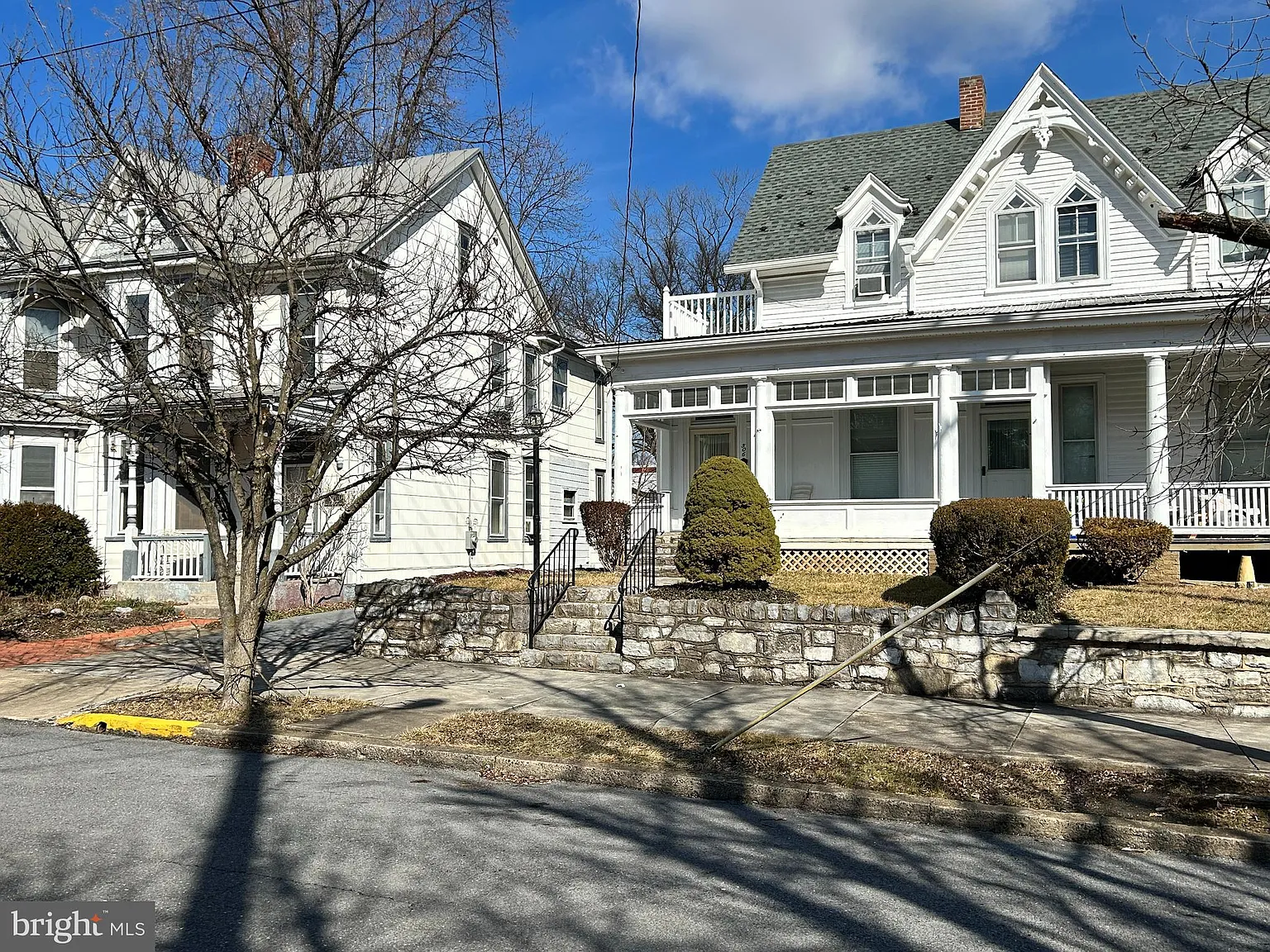 506 W Burke St photo 1