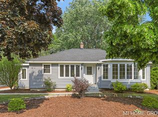 2494 Ashbourne Dr, Holland, MI 49424
