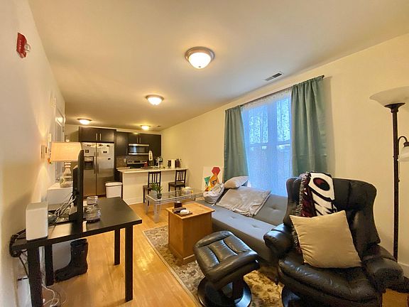 4th image of 1620 W Jefferson St #3
