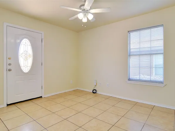 3310 NW 26th St, Fort Worth, TX 76106
