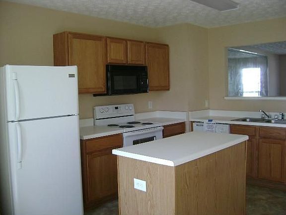 5th image of 5650 Strathmoor Manor Cir #5650