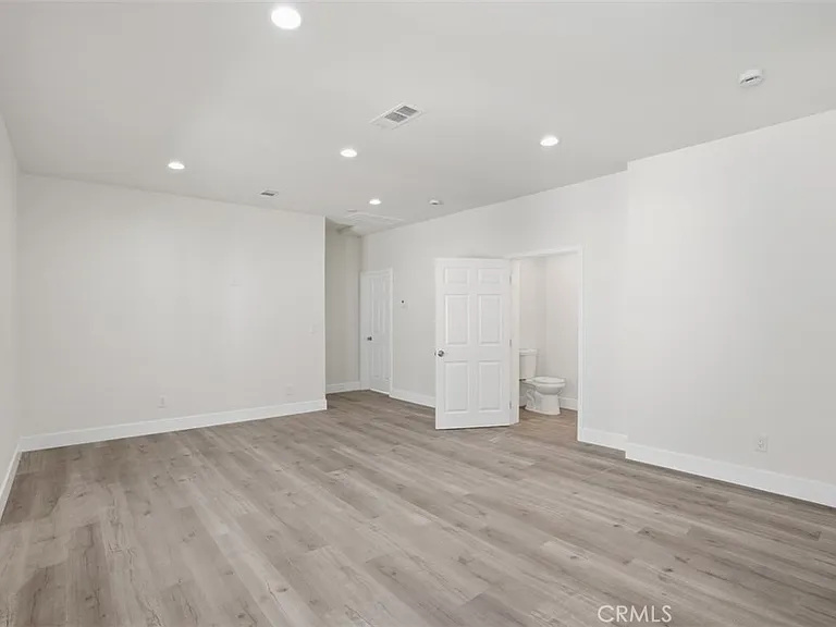 19258 Strathern St — Photo 23