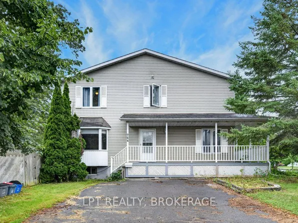 764 Roosevelt Dr, Kingston, ON K7M 8V3