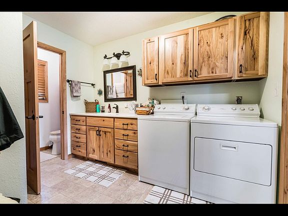 3rd image of 1107 N Baird Ave