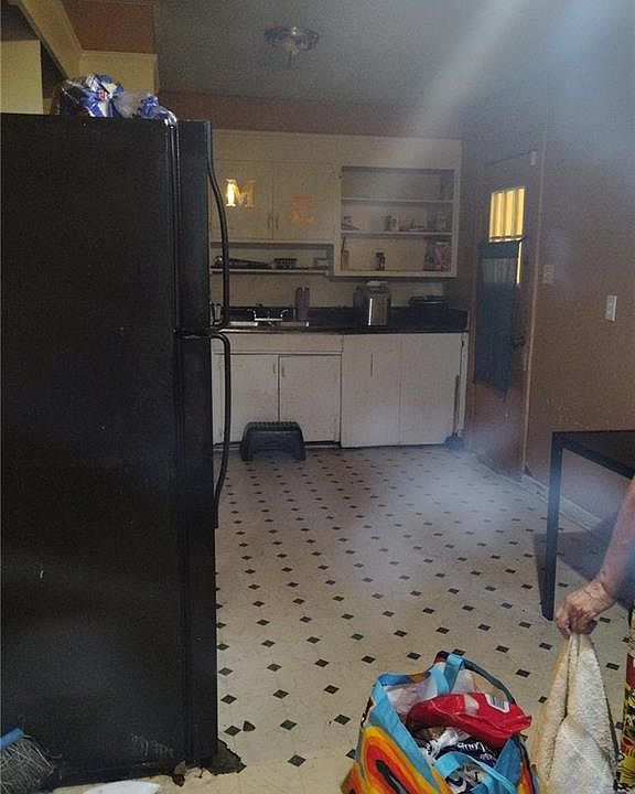 2nd image of 1404 Odette Ave