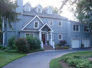 1020 N Forrest Ave, Arlington Heights, IL 60004