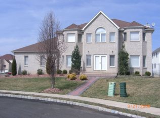 12 Lana Dr, Parsippany, NJ 07054