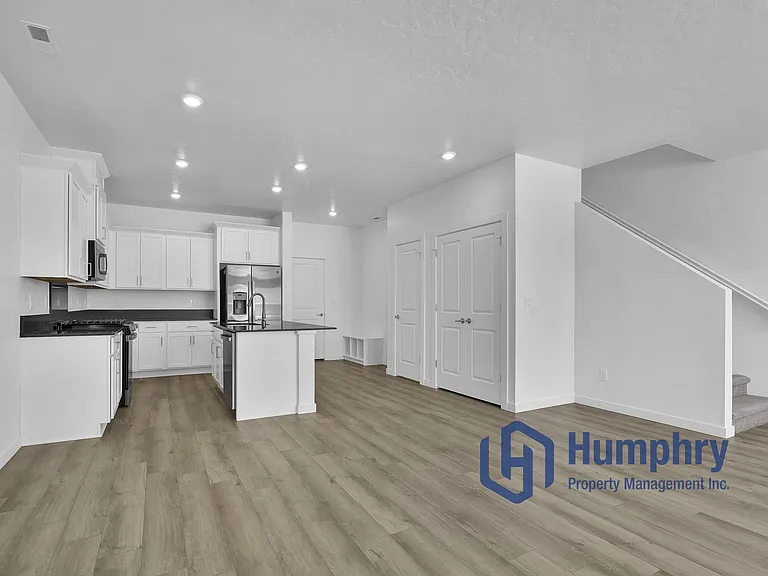 192 N Stratus Way — Photo 11