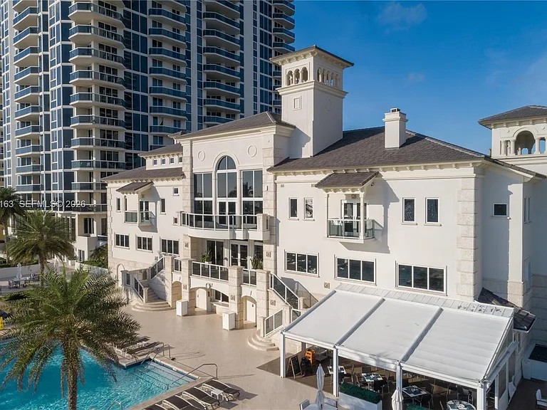 4775 Collins Ave #1504 — Photo 30
