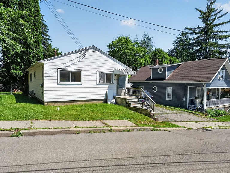 11 Spencer Ave — Photo 37