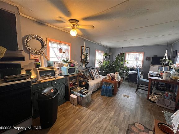 5th image of 2700 Lackawanna Ave