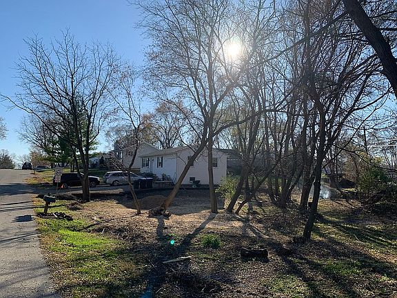 3rd image of 5409 Highland Dr