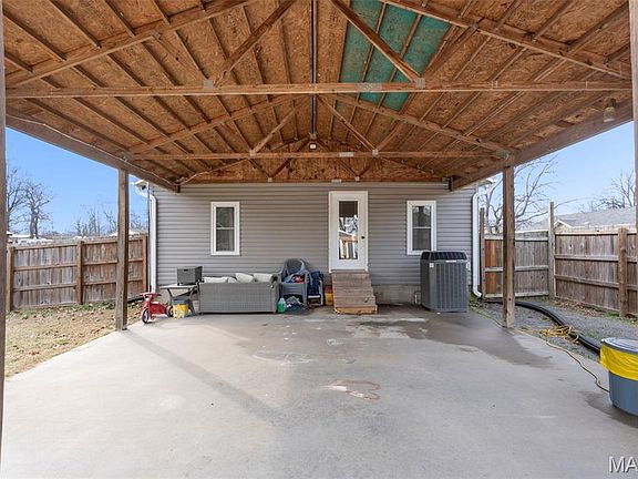 5th image of 112 N 6th St