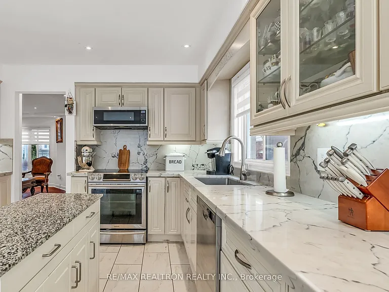 89 Beaconsfield Ave — Photo 15