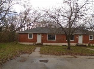 S48W30592 Old Village Rd, Waukesha, WI 53189