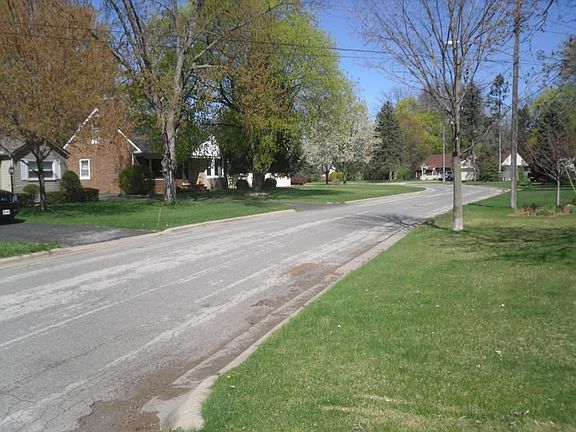 3rd image of 707 Outer Dr
