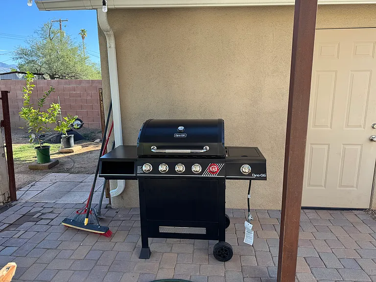 E Hedrick Dr — Photo 14