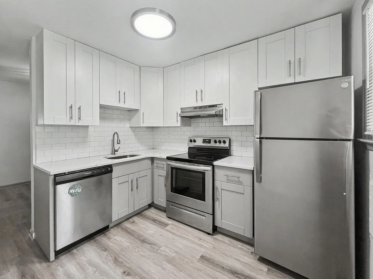 200 E. Maple Avenue — Photo 3
