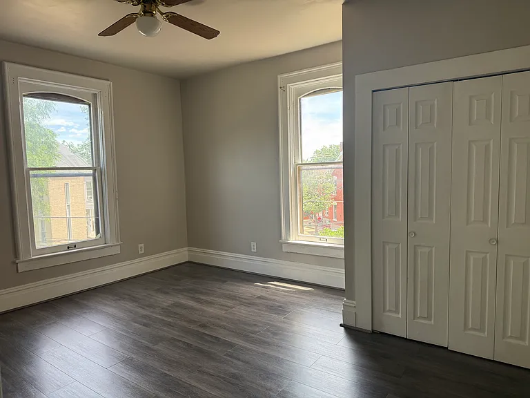 306 W Locust St #3 — Photo 8