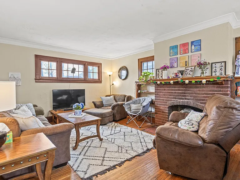 2 Scottsville Rd — Photo 3