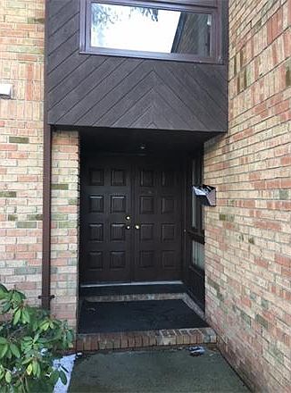 1st image of 165 Willowbrook Dr