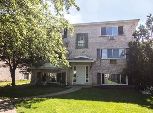10362 Michael Todd Ter APT 2S, Glenview, IL 60025