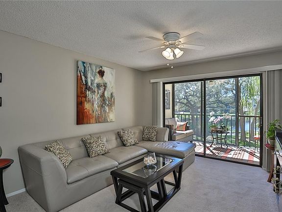 4th image of 5817 Park St N APT 206