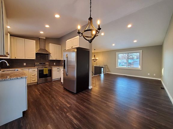 3rd image of 2525 Cedar Hills Dr