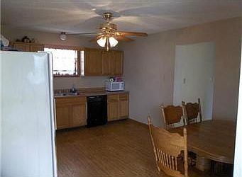 5th image of 708 Dakota St