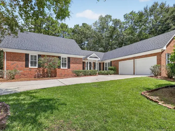 303 Royal Crest Ct, Statesboro, GA 30458