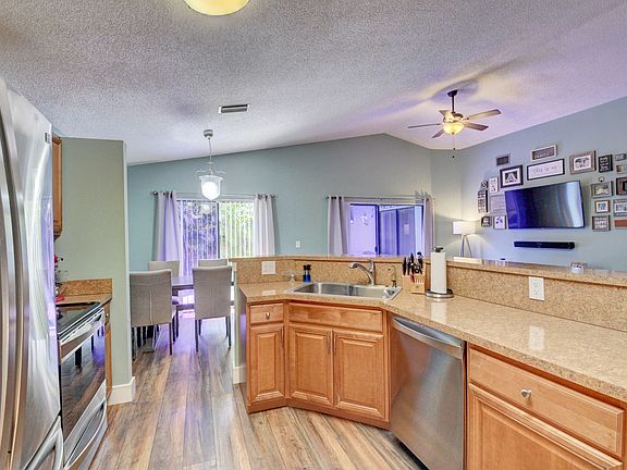 2nd image of 1 Dalton Pl
