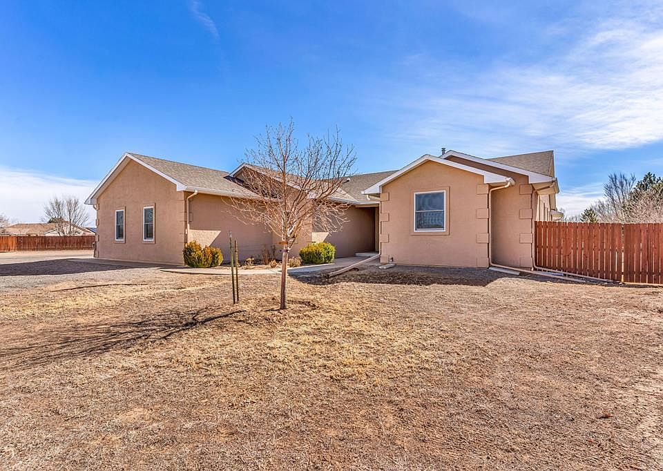 1st image of 2064 Iris Rd