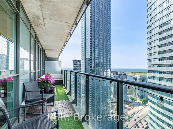 55 Bremner Blvd #3101, Toronto, ON M5J 0A6