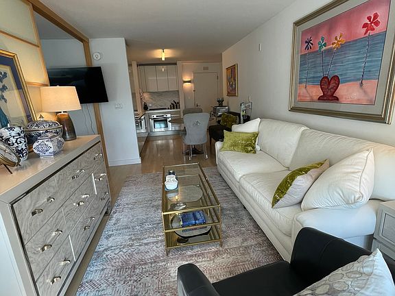 5th image of 322 W 57th St APT 26U