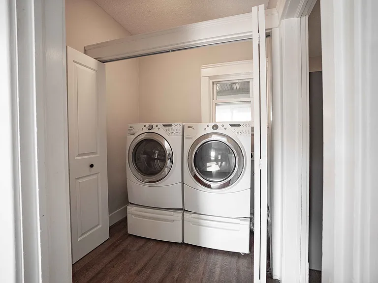 1376 Gladys Ave #1376 — Photo 5