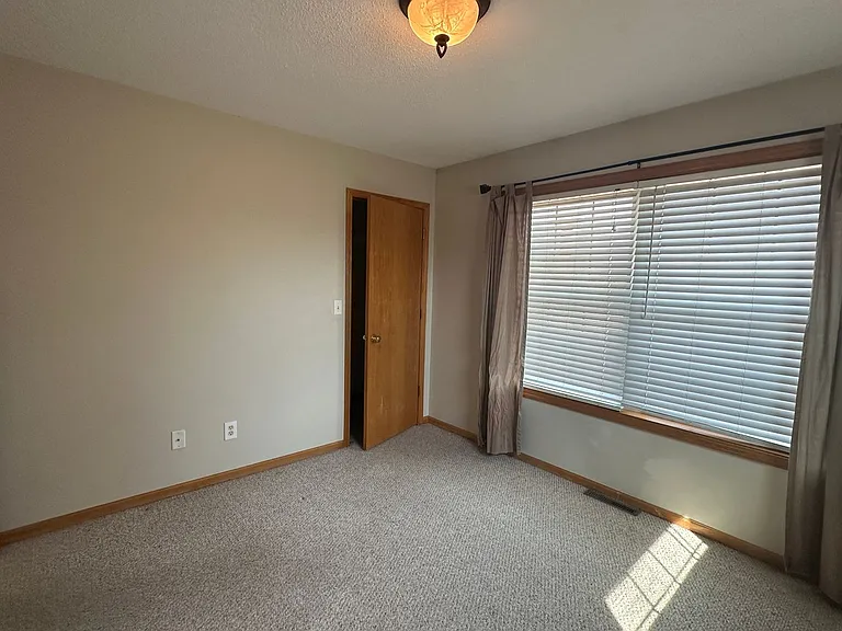 6194 S Pointe Dr SW — Photo 14