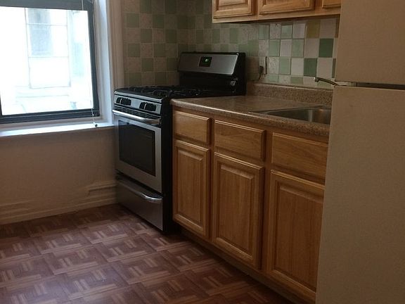 4th image of 2570 41st St APT 1