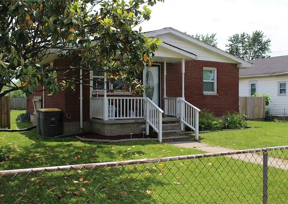 1st image of 819 W Laurel St