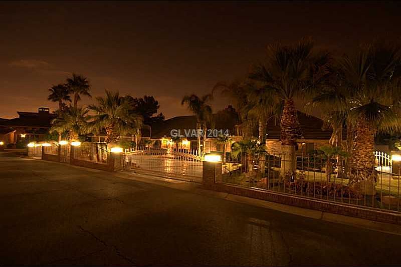 1st image of 3090 S Tioga Way