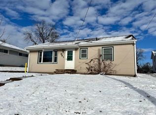 961 Newell Ave, Muscatine, IA 52761