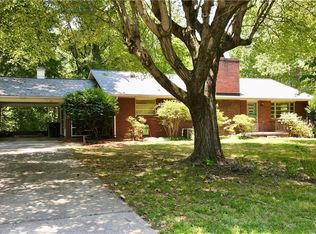 2626 Lockwood Dr, Winston Salem, NC 27103